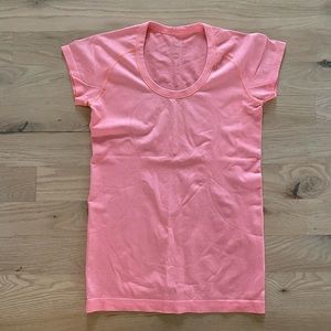 Lululemon Swiftly Tech Short Sleeve Size 8